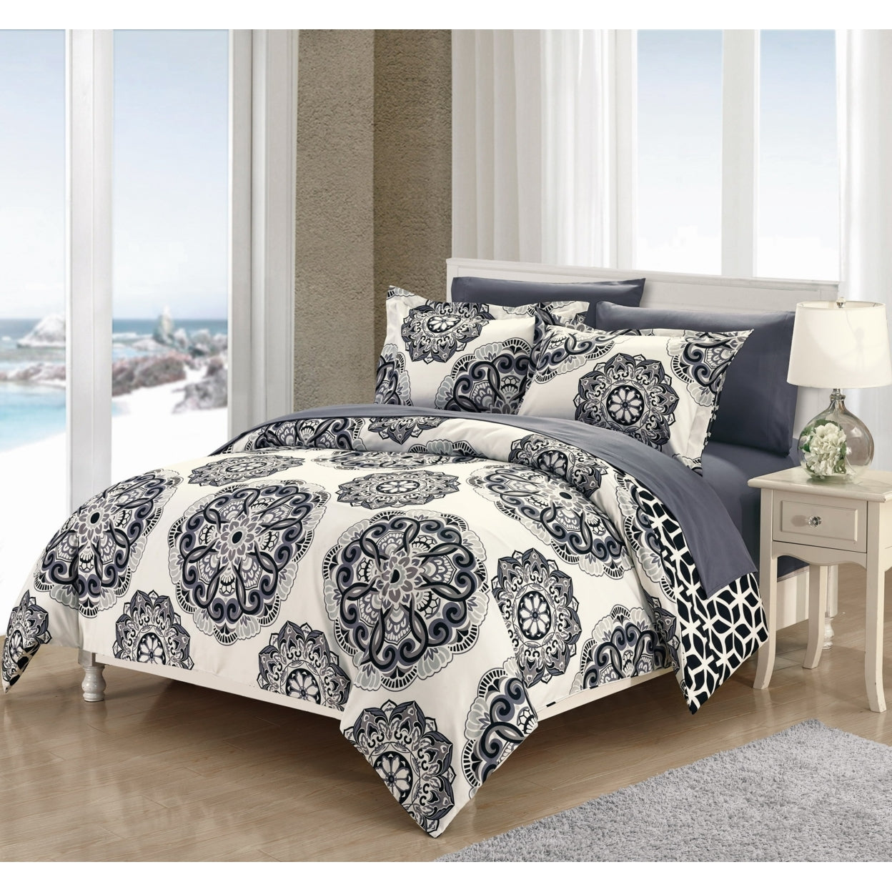 2/3 Piece Majorca Super soft microfiber Large Printed Medallion REVERSIBLE  with Geometric Printed Backing Duvet Set