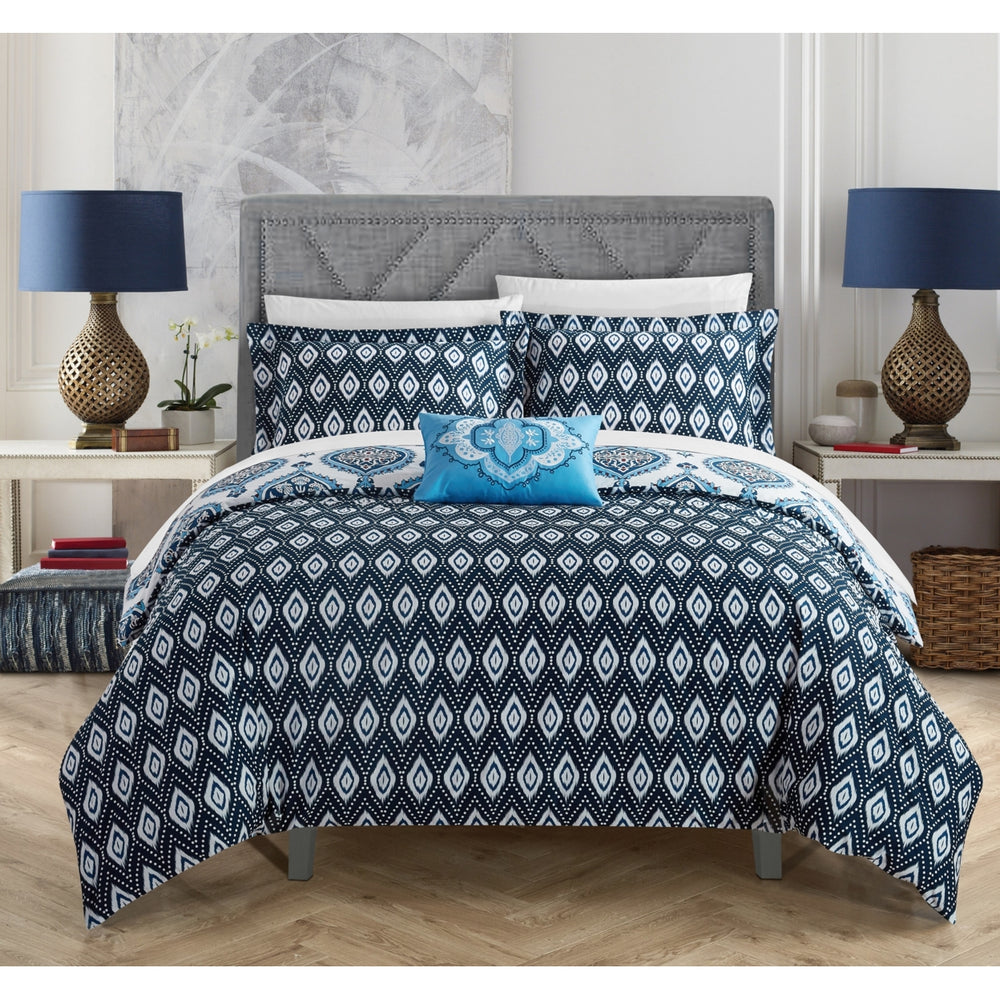 Chic Home 4 Pc. Versailles 100% Cotton 200 Thread Count Medallion Inspired Printed REVERSIBLE Duvet Cover Set w/ Shams Image 2