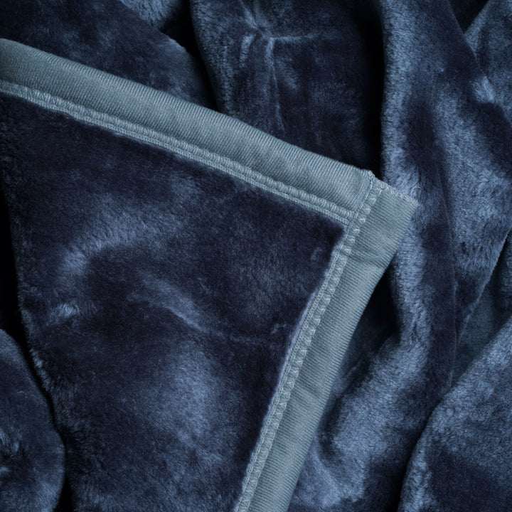 Super Fuzzy Soft Heavy Thick Plush Mink Blanket 8 pound - Grey Image 3