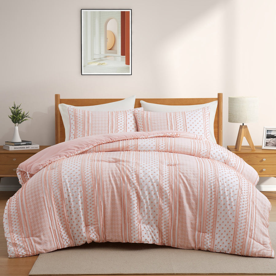 Soft Microfiber Year-Round Warmth Clipped Comforter Set Image 1