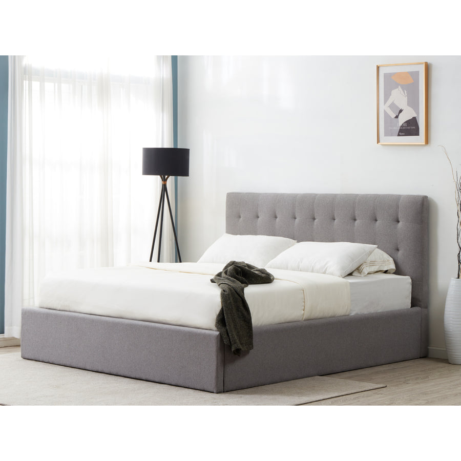 SAFAVIEH COUTURE ROSITA LOW PROFILE TUFTED BED Light Grey Image 1