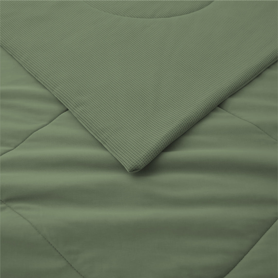 Cooling Silky Blanket with Waffle Design for Summer, Green, 90" x 90" Image 5