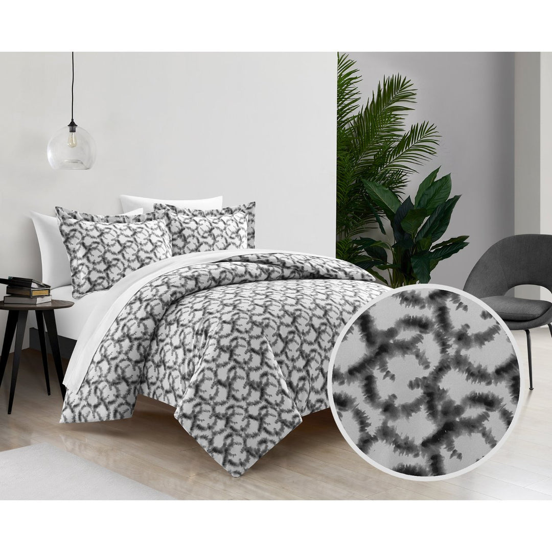 Khrissie 2 or 3 Piece Duvet Cover Set Watercolor Overlapping Rings Pattern Image 6