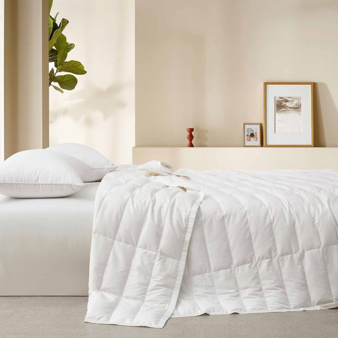 Luxurious Comfort Summer Blanket-TENCEL Lyocell Lightweight Cooling Down Blanket Image 1