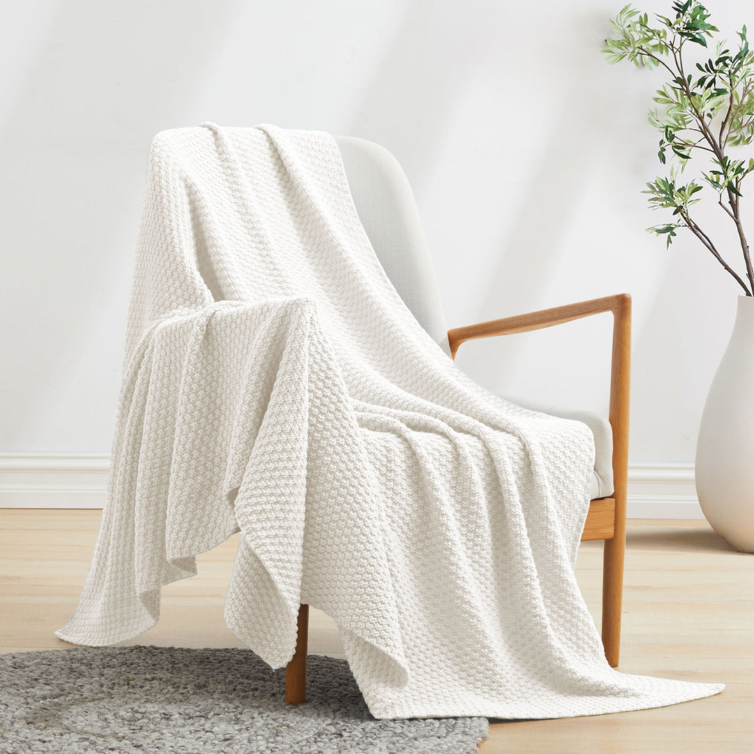 Super Soft Throw Blanket Lightweight Bed Blanket All Season Use Image 4