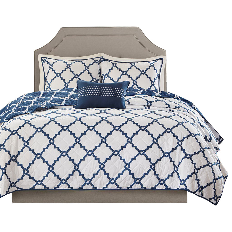 Gracie Mills Pitts 4-Piece Modern Reversible Quilt Set with Throw Pillow - GRACE-5674 Image 1