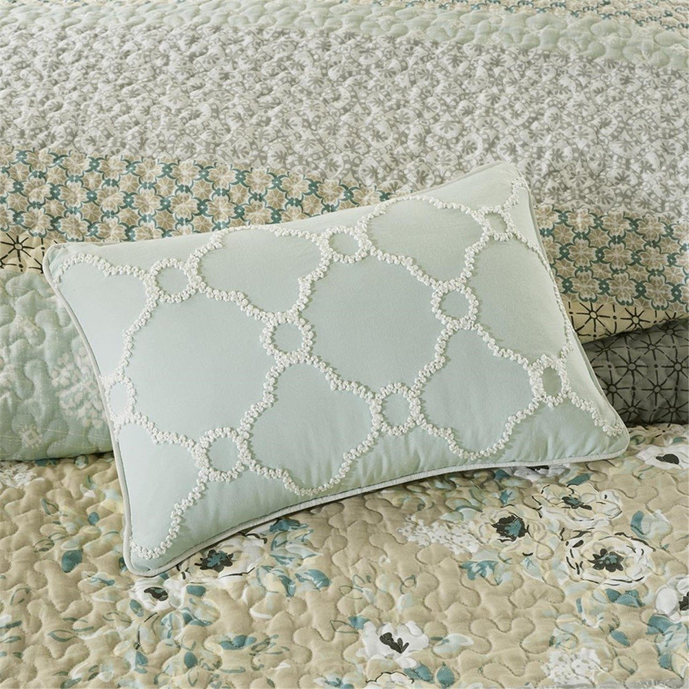 Gracie Mills Alvarado 6-Piece Reversible Cotton Quilt Set with Throw Pillows - GRACE-6834 Image 2