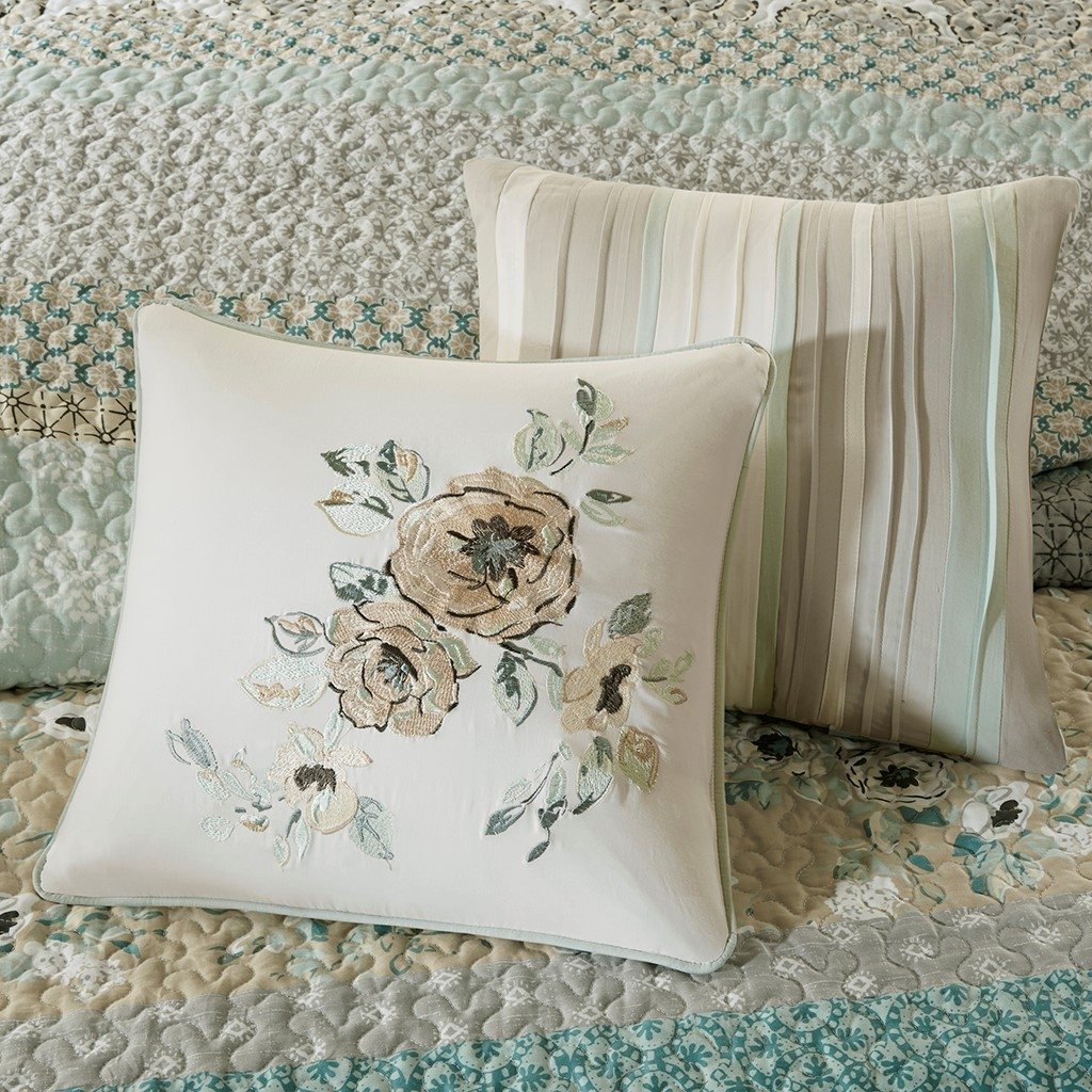 Gracie Mills Alvarado 6-Piece Reversible Cotton Quilt Set with Throw Pillows - GRACE-6834 Image 3