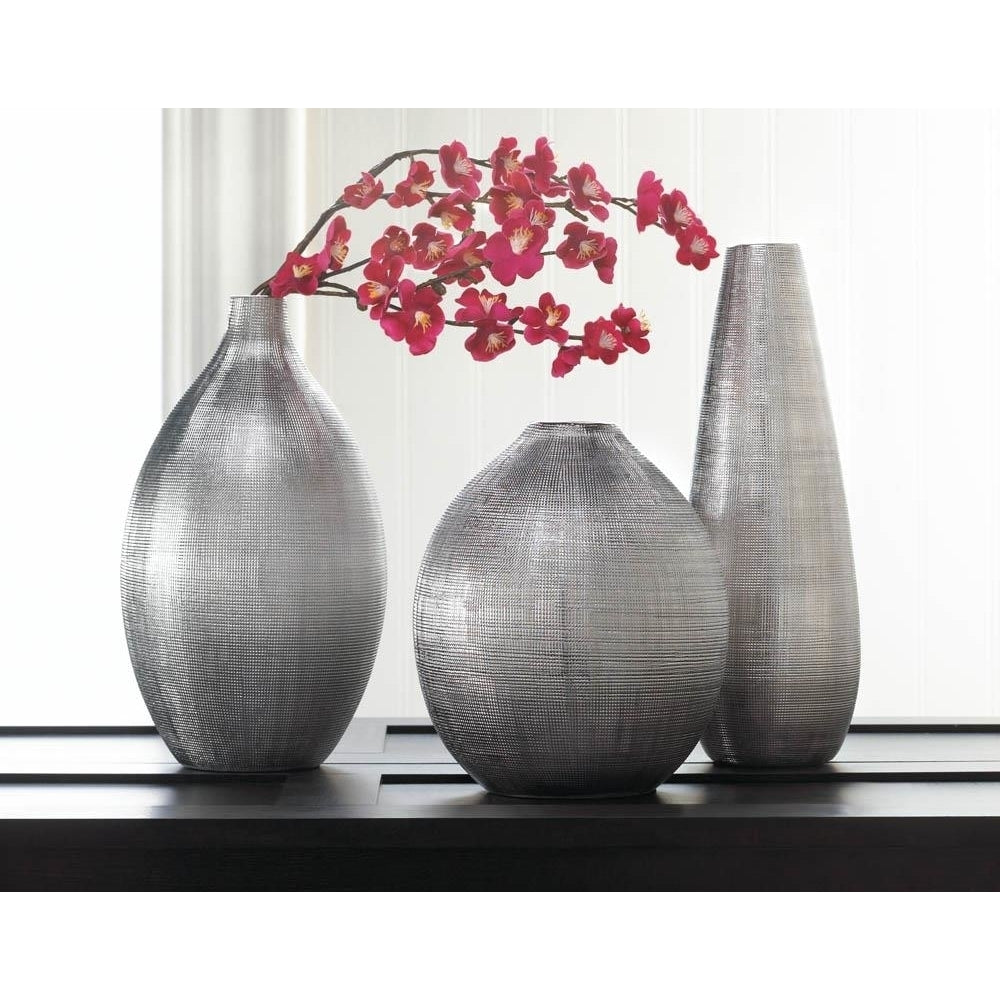 ZEAL SILVER VASE Image 1