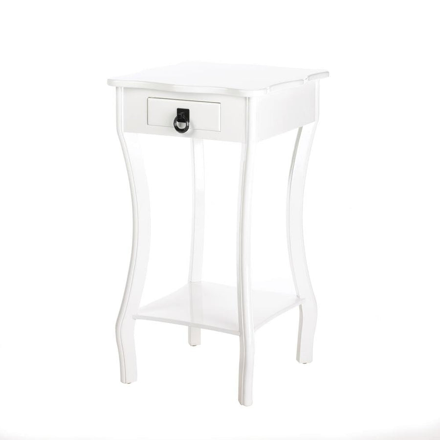 SCALLOPED ACCENT TABLE Image 1