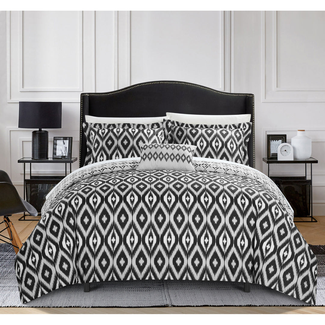 Amare 4 or 3 Piece Reversible Duvet Cover Set Two Tone Ikat Diamond Print Geometric Pattern Zipper Closure Bedding Image 4