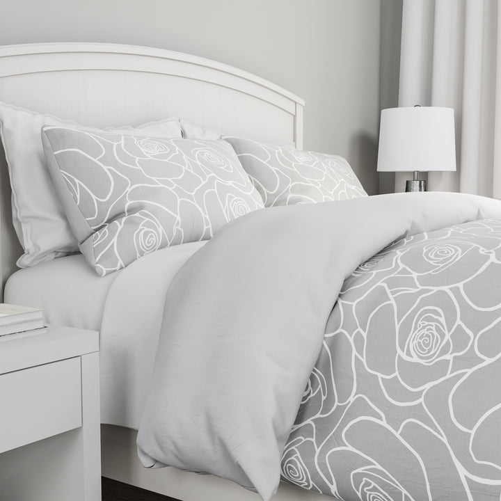 3-Piece Comforter Set  Hypoallergenic Microfiber Bed of Roses Floral Print Down Alternative All-Season Blanket Image 1