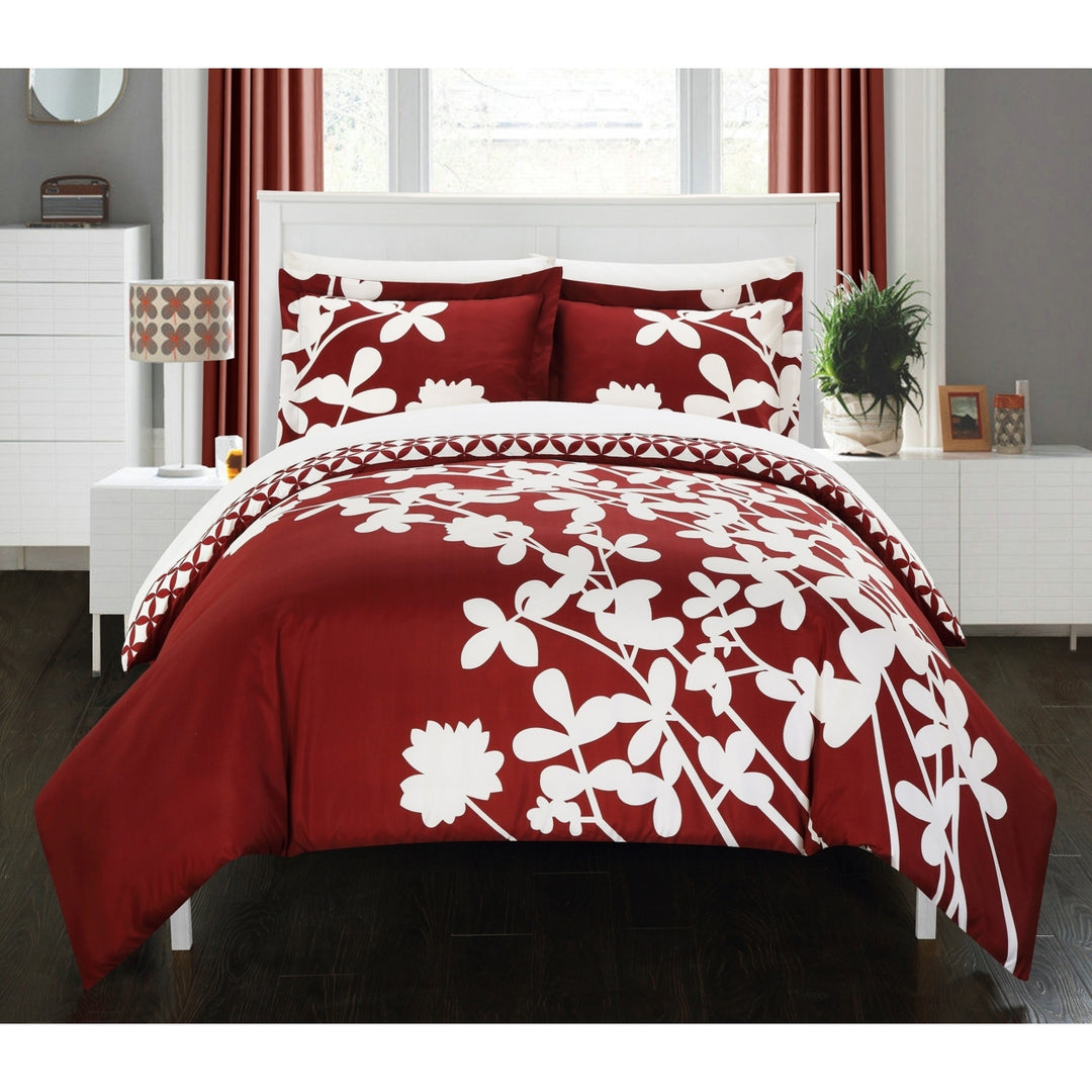 3 Piece Amaryllis Reversible large scale floral design printed with diamond pattern reverse Duvet Cover Set Image 2