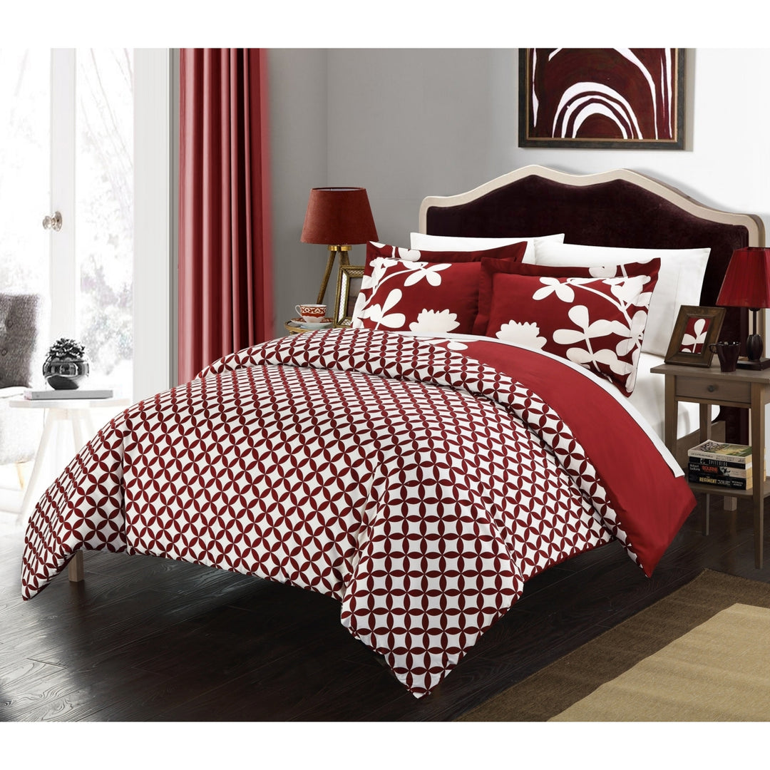 3 Piece Amaryllis Reversible large scale floral design printed with diamond pattern reverse Duvet Cover Set Image 1