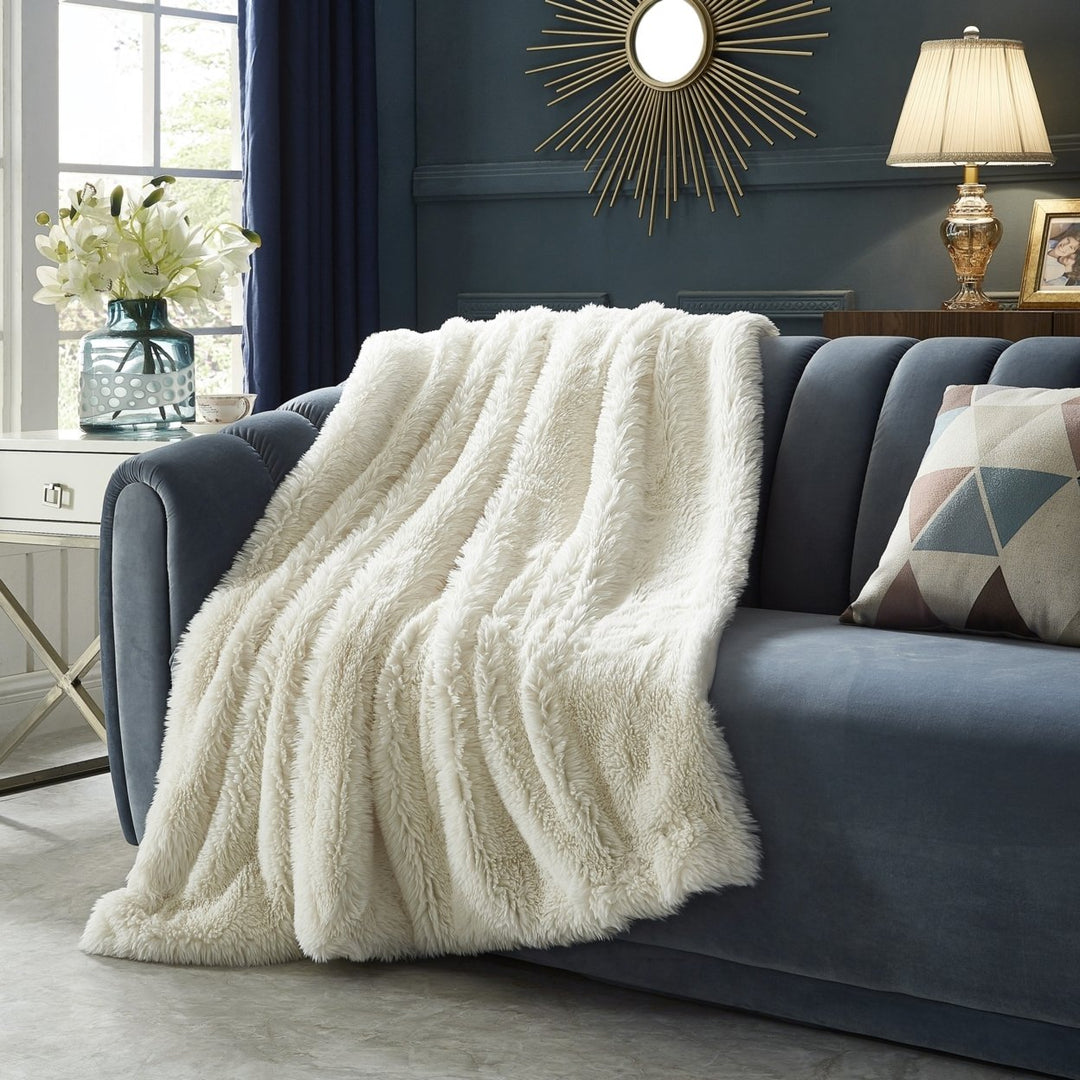 Towny Throw-Reverse Micromink-Cozy-Extra Soft Image 3