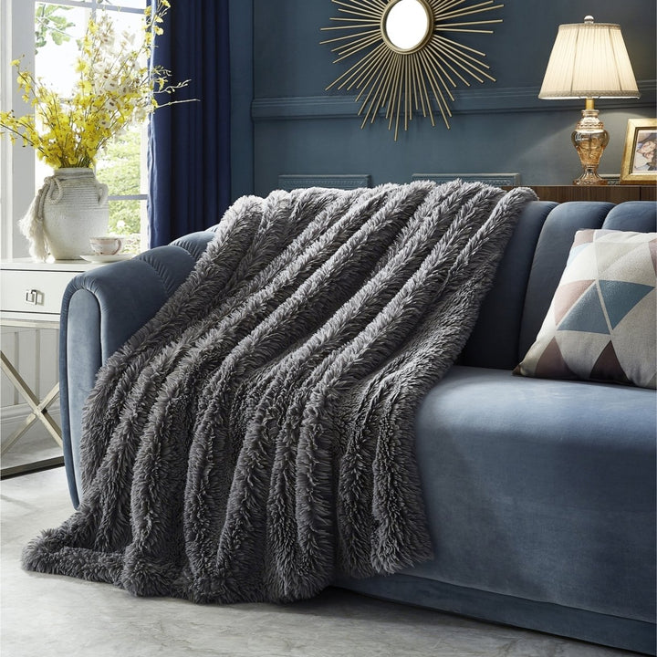 Towny Throw-Reverse Micromink-Cozy-Extra Soft Image 4