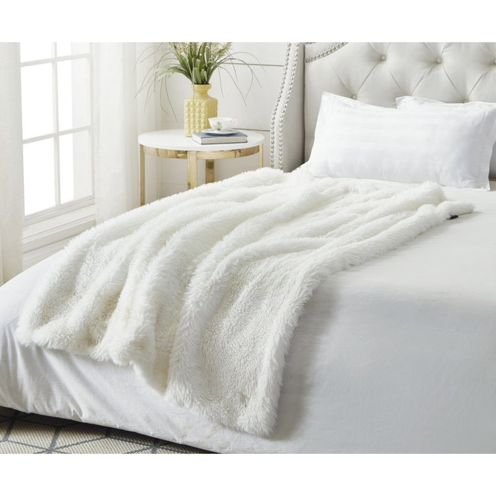 Towny Throw-Reverse Micromink-Cozy-Extra Soft Image 6