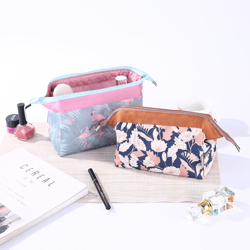 Portable Portable Waterproof Layered Toiletry Cosmetic Bag Image 3