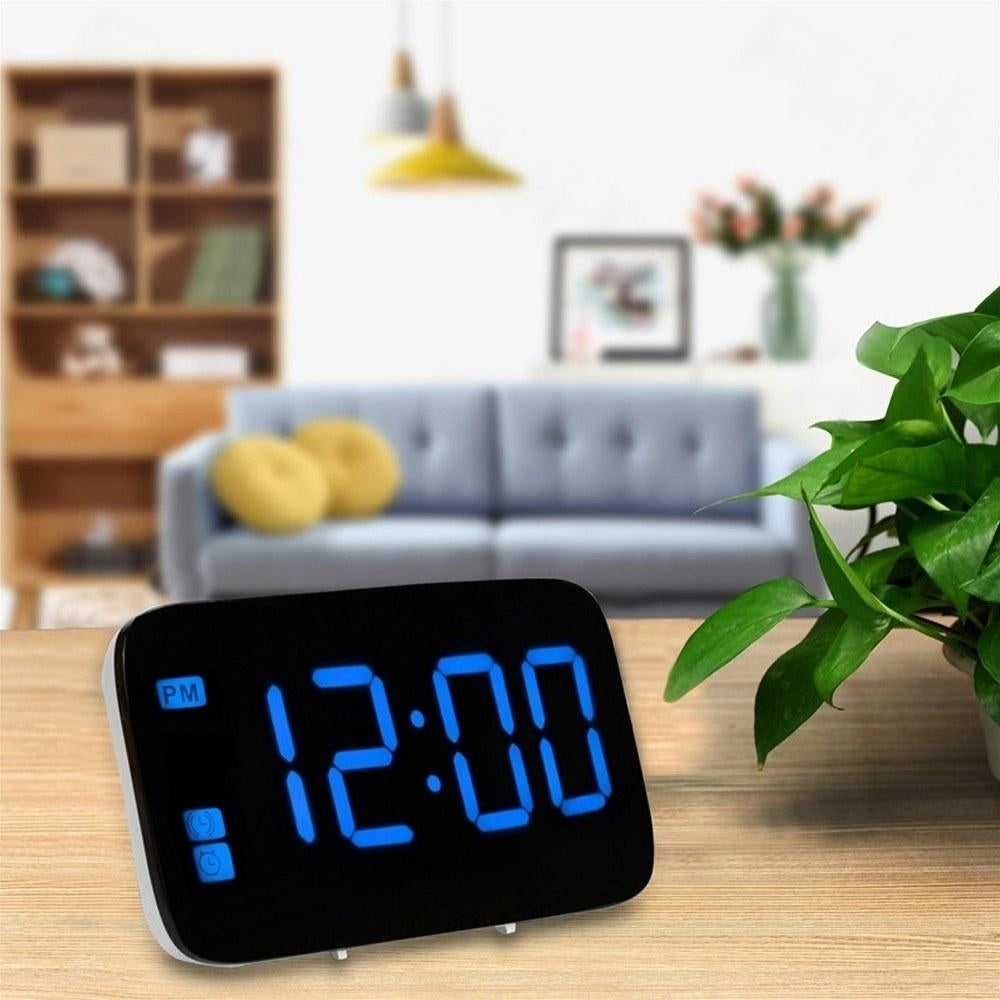 Voice-activated Digital Alarm Clock Image 11