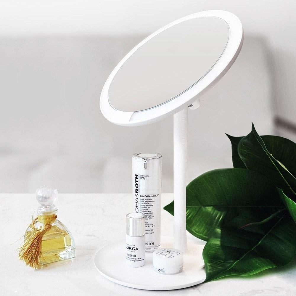 HD Daylight Mirror Professional Vanity Makeup Lamp USB Charging Lights Image 9