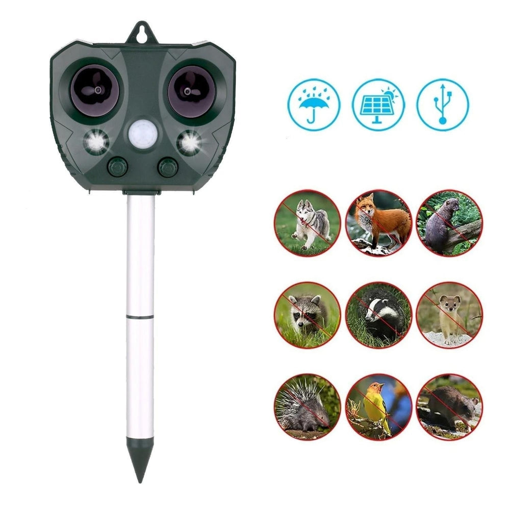 Solar Ultrasonic Repeller Waterproof Outdoor Pest Animal Expeller with Motion Sensor and Flashing Light Image 2