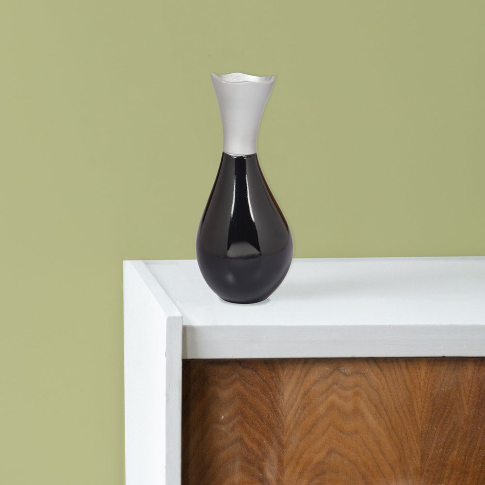 Aluminium-Casted Modern Decorative Flower Table Vase Image 2