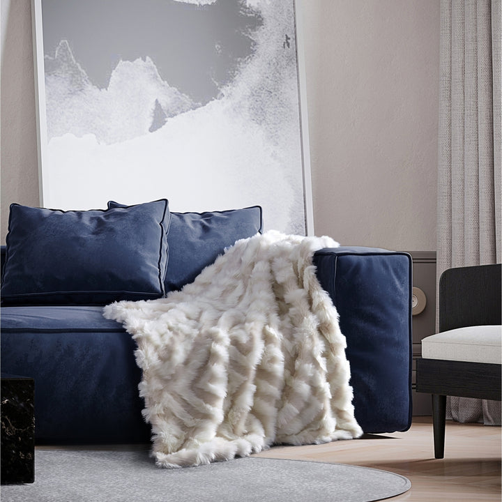 Ammar Throw-Luxuriously Soft-Ikat Diamond Design-Fluffy Cozy Texture Image 1