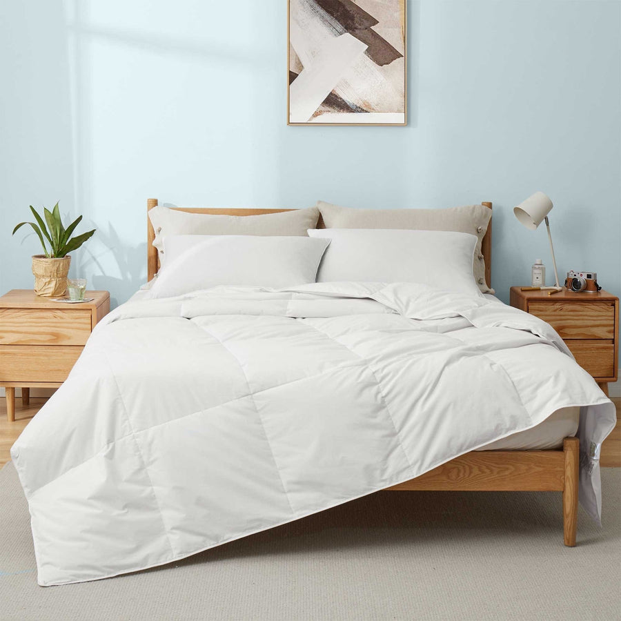 Lightweight White Goose Down and UltraFeather Comforter Image 1