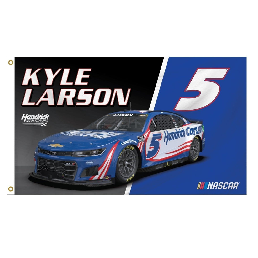 Kyle Larson 5 Nascar 3 x 5 Car Flag for 2022 Image 1