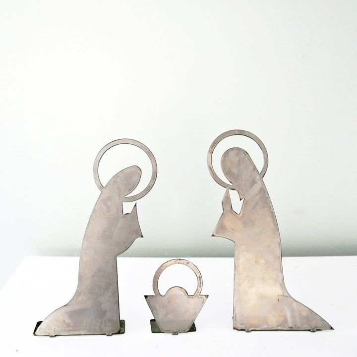 Halo Nativity Set - 3 Piece - Birth of Christ Scene Standing Image 4