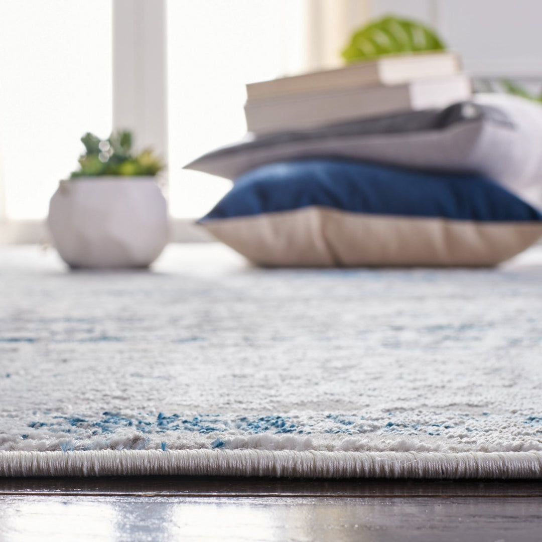 SAFAVIEH Amelia Collection ALA207G Grey / Blue Rug Image 8