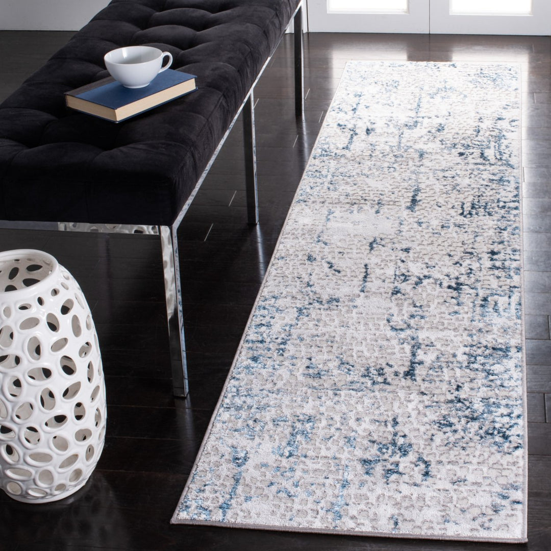 SAFAVIEH Amelia Collection ALA254G Grey / Blue Rug Image 3