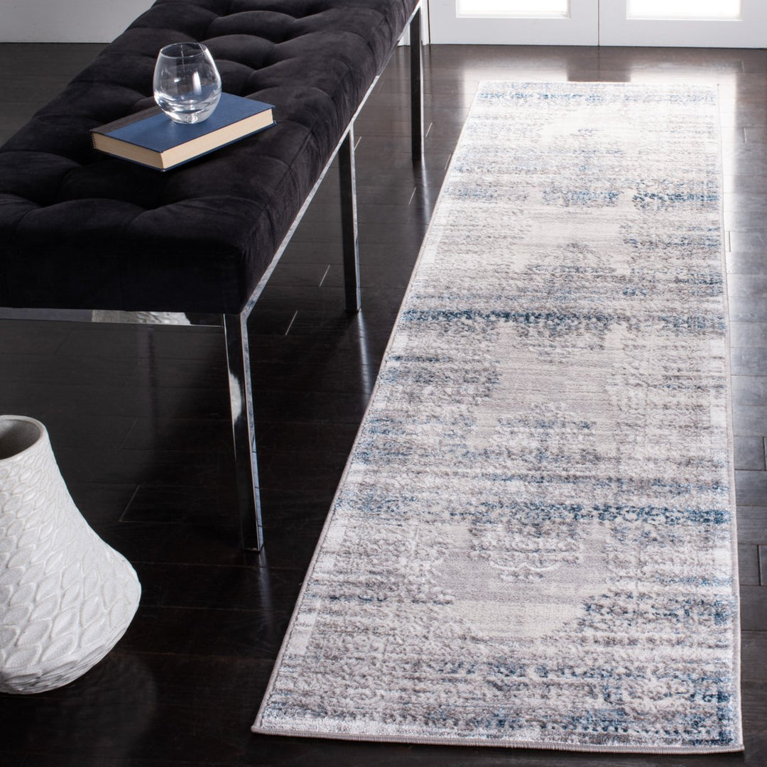 SAFAVIEH Amelia Collection ALA298F Grey / Blue Rug Image 3