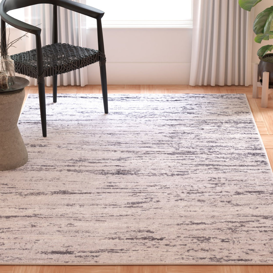 SAFAVIEH Amelia ALA768F Light Grey / Charcoal Rug Image 1