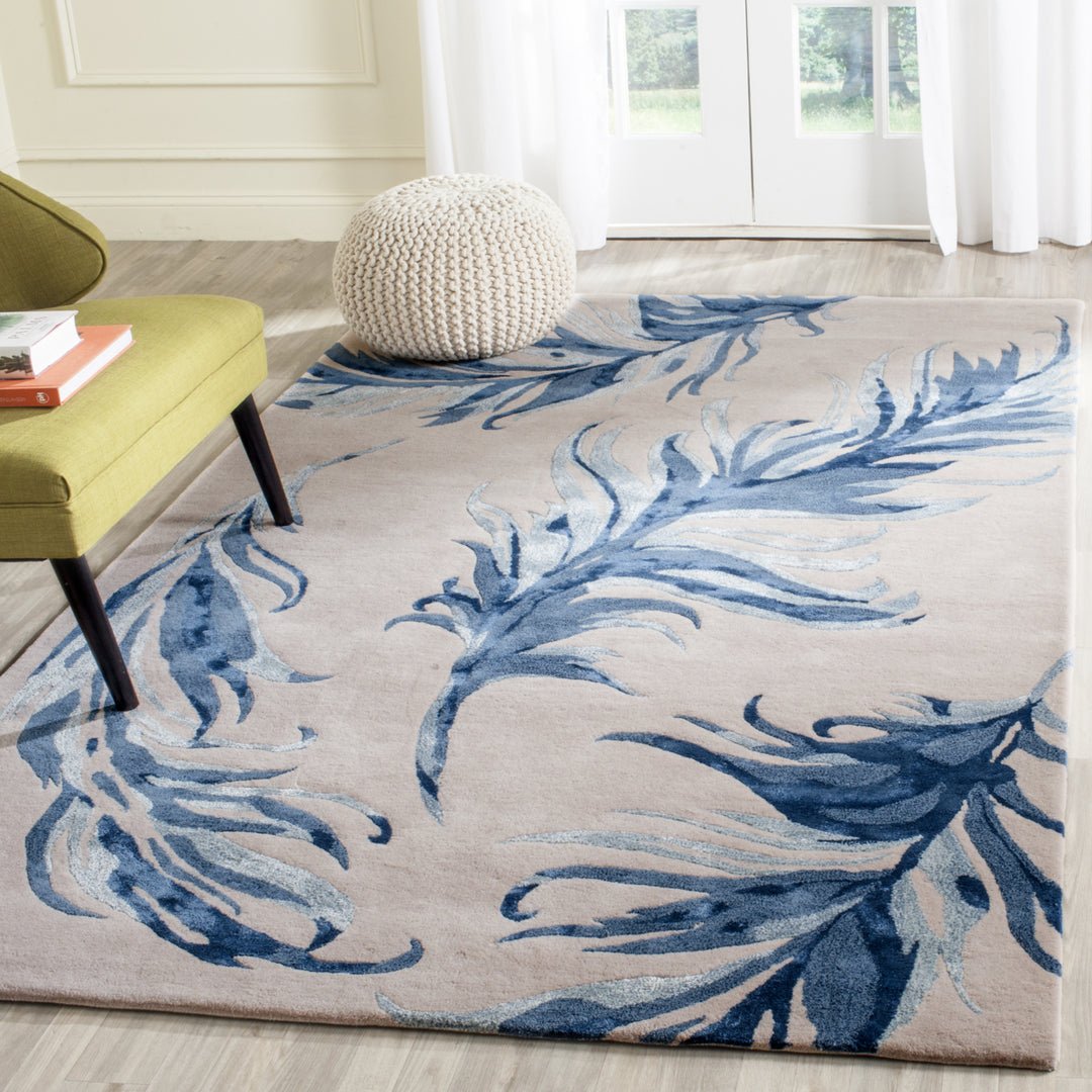 SAFAVIEH Allure ALR121E Handmade Beige / Blue Rug Image 1