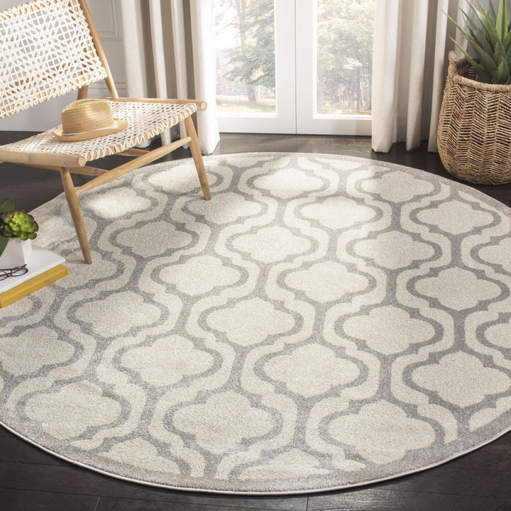 SAFAVIEH Amherst Collection AMT402K Ivory/Light Grey Rug Image 2