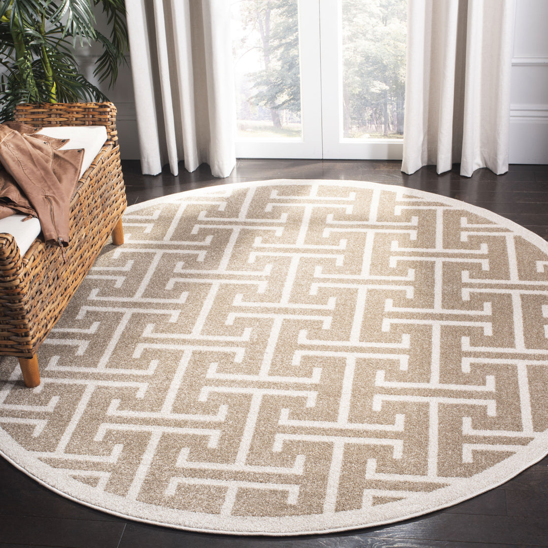 SAFAVIEH Amherst Collection AMT404S Wheat / Beige Rug Image 2