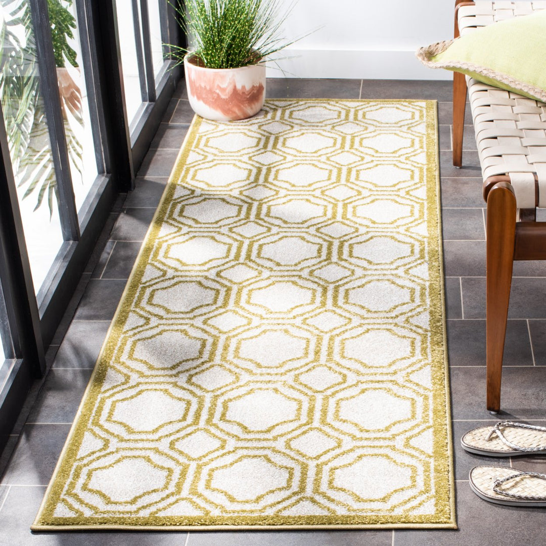 SAFAVIEH Amherst AMT411A Ivory / Light Green Rug Image 3