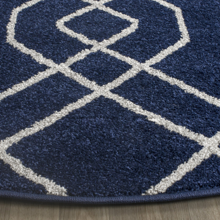 SAFAVIEH Amherst Collection AMT407P Navy / Beige Rug Image 4