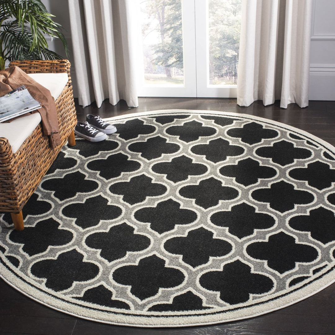 SAFAVIEH Amherst Collection AMT412G Anthracite/Ivory Rug Image 2