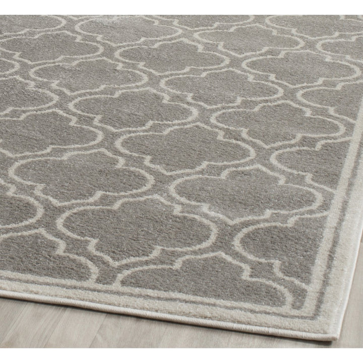 SAFAVIEH Amherst Collection AMT412B Light Grey/Ivory Rug Image 7