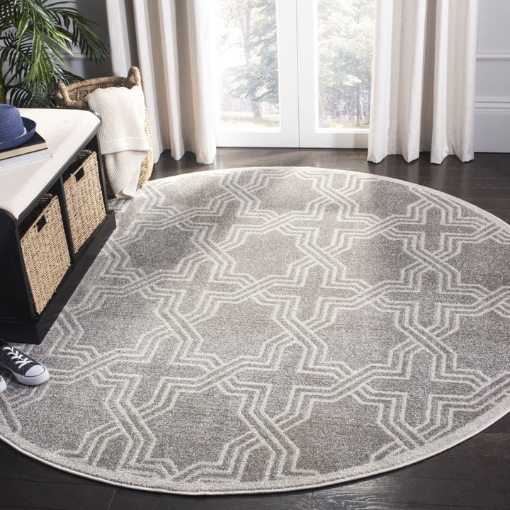 SAFAVIEH Amherst Collection AMT413C Grey / Light Grey Rug Image 2