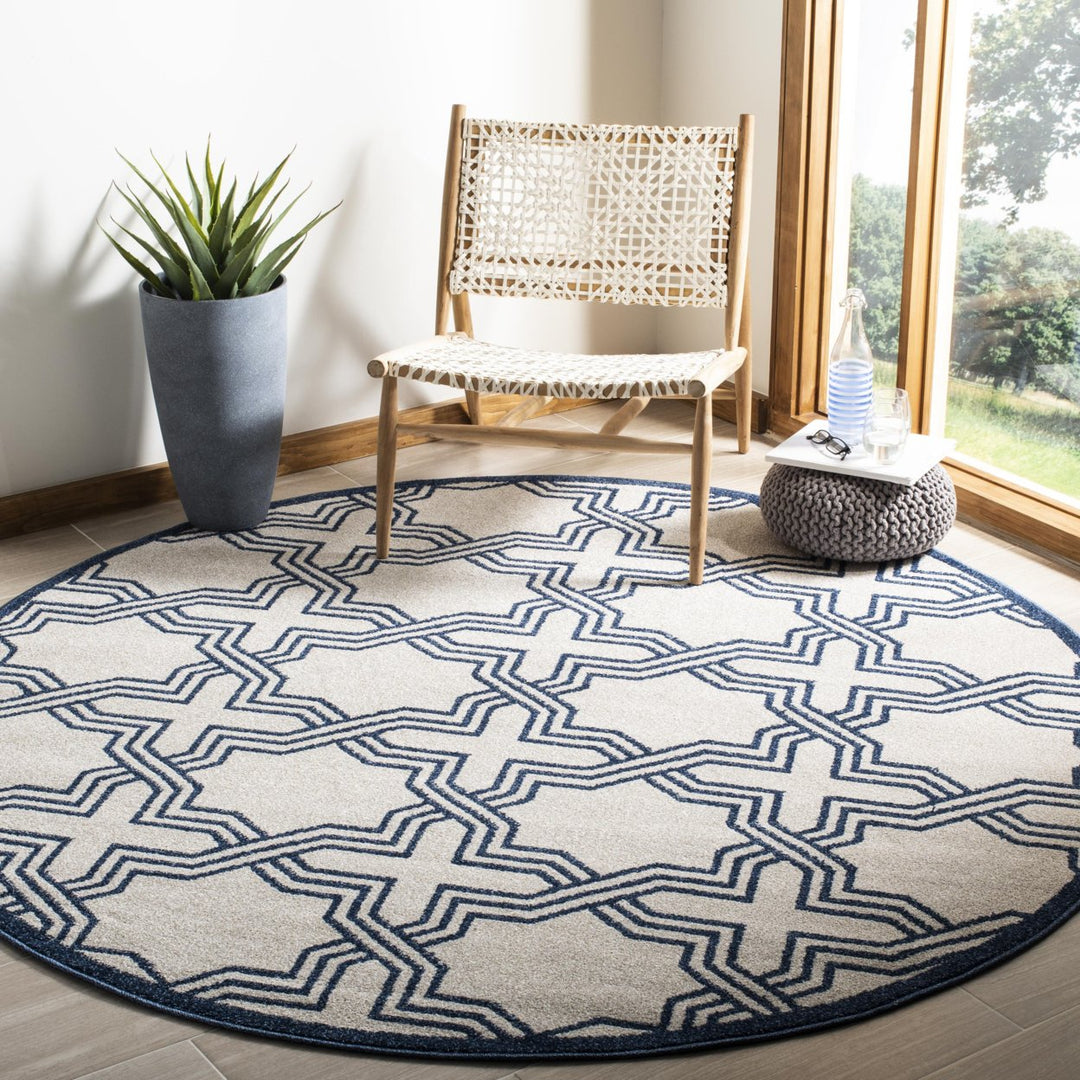 SAFAVIEH Amherst Collection AMT413M Ivory / Navy Rug Image 2