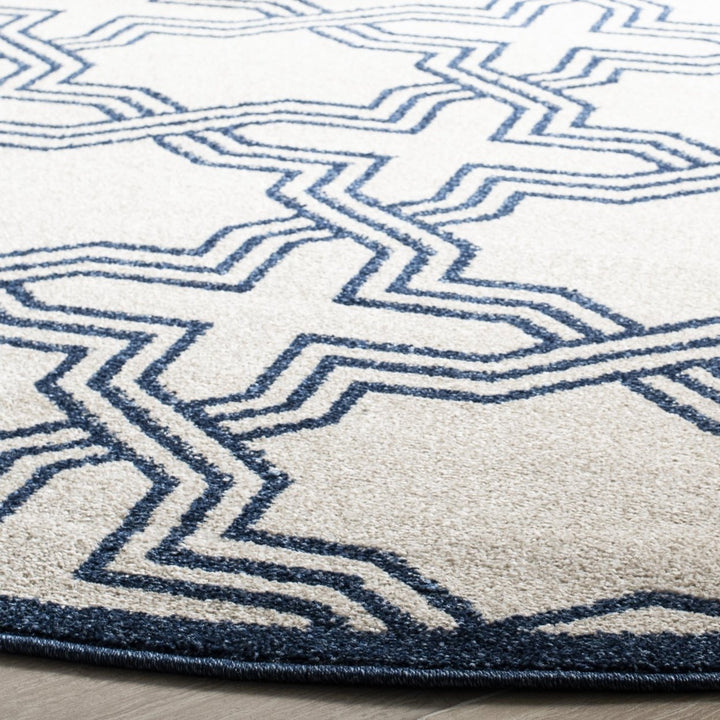 SAFAVIEH Amherst Collection AMT413M Ivory / Navy Rug Image 7