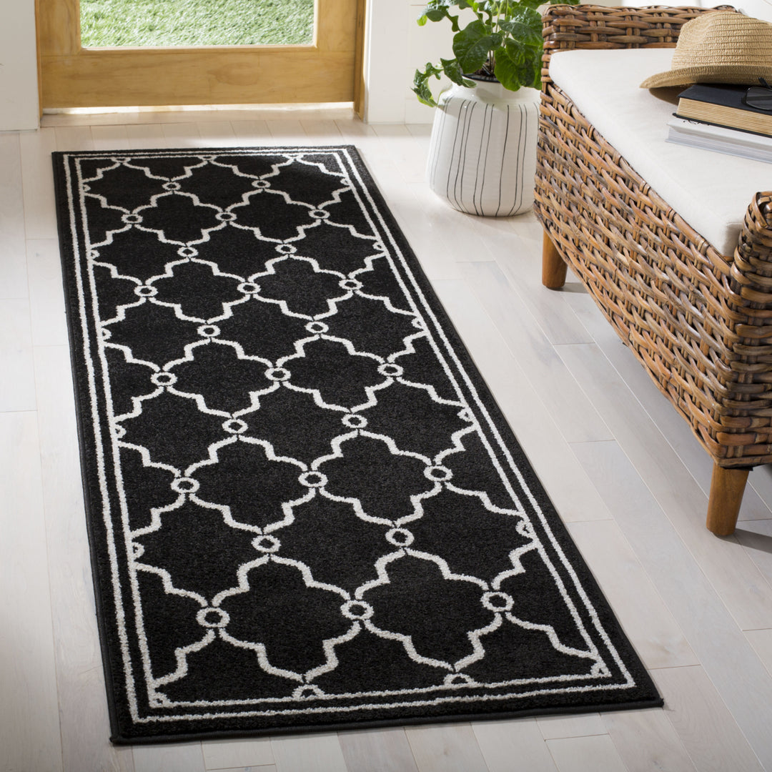 SAFAVIEH Amherst Collection AMT414G Anthracite/Ivory Rug Image 3