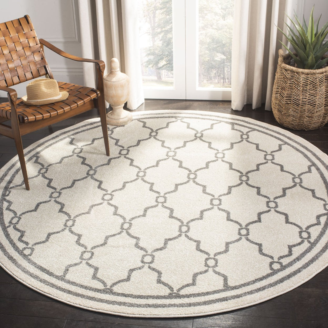 SAFAVIEH Amherst Collection AMT414K Ivory / Grey Rug Image 2