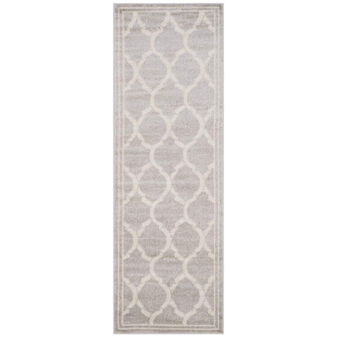 SAFAVIEH Amherst Collection AMT415B Light Grey/Ivory Rug Image 1