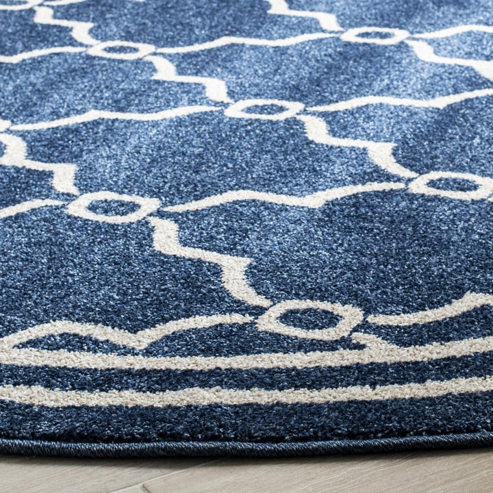 SAFAVIEH Amherst Collection AMT414P Navy / Beige Rug Image 7