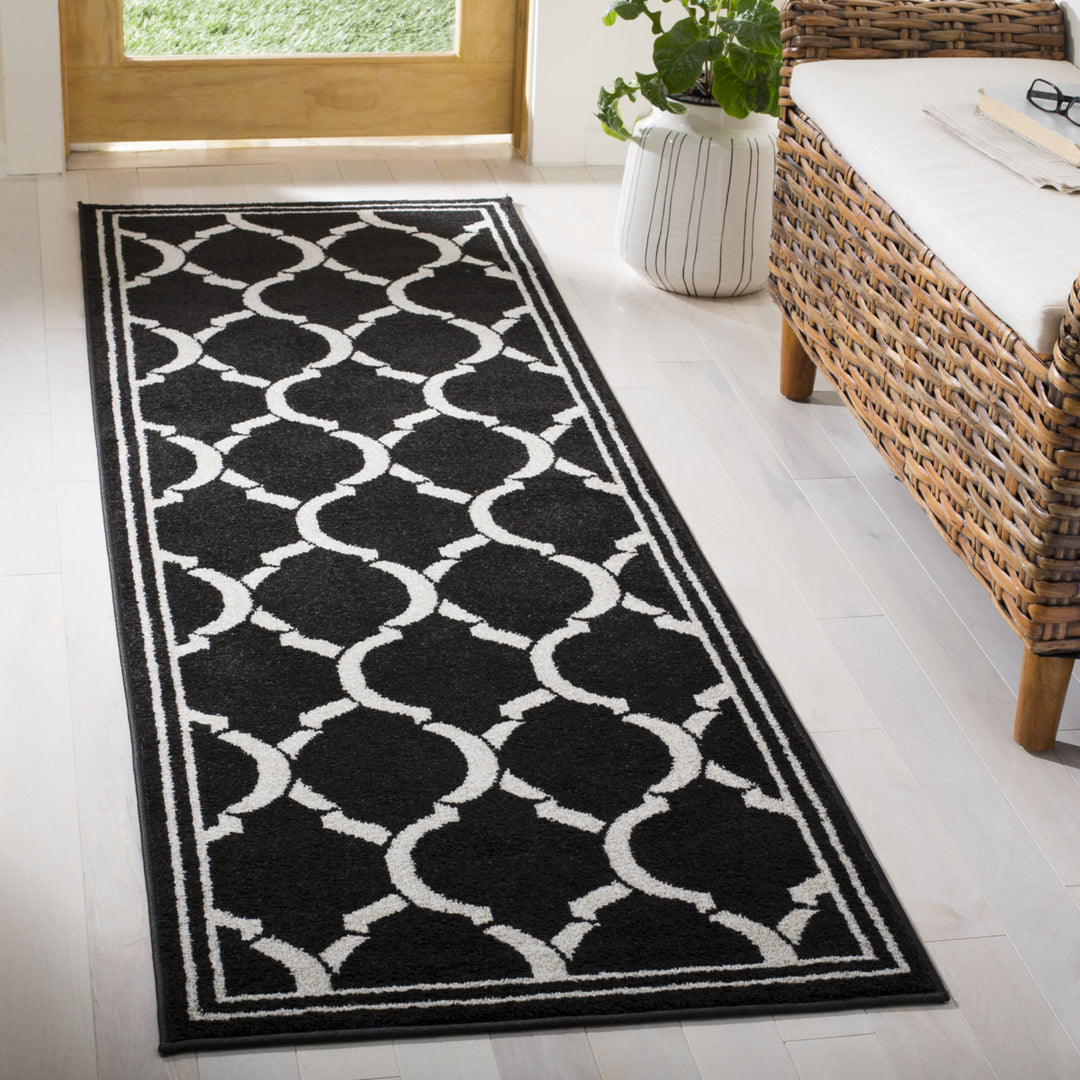 SAFAVIEH Amherst Collection AMT415G Anthracite/Ivory Rug Image 3