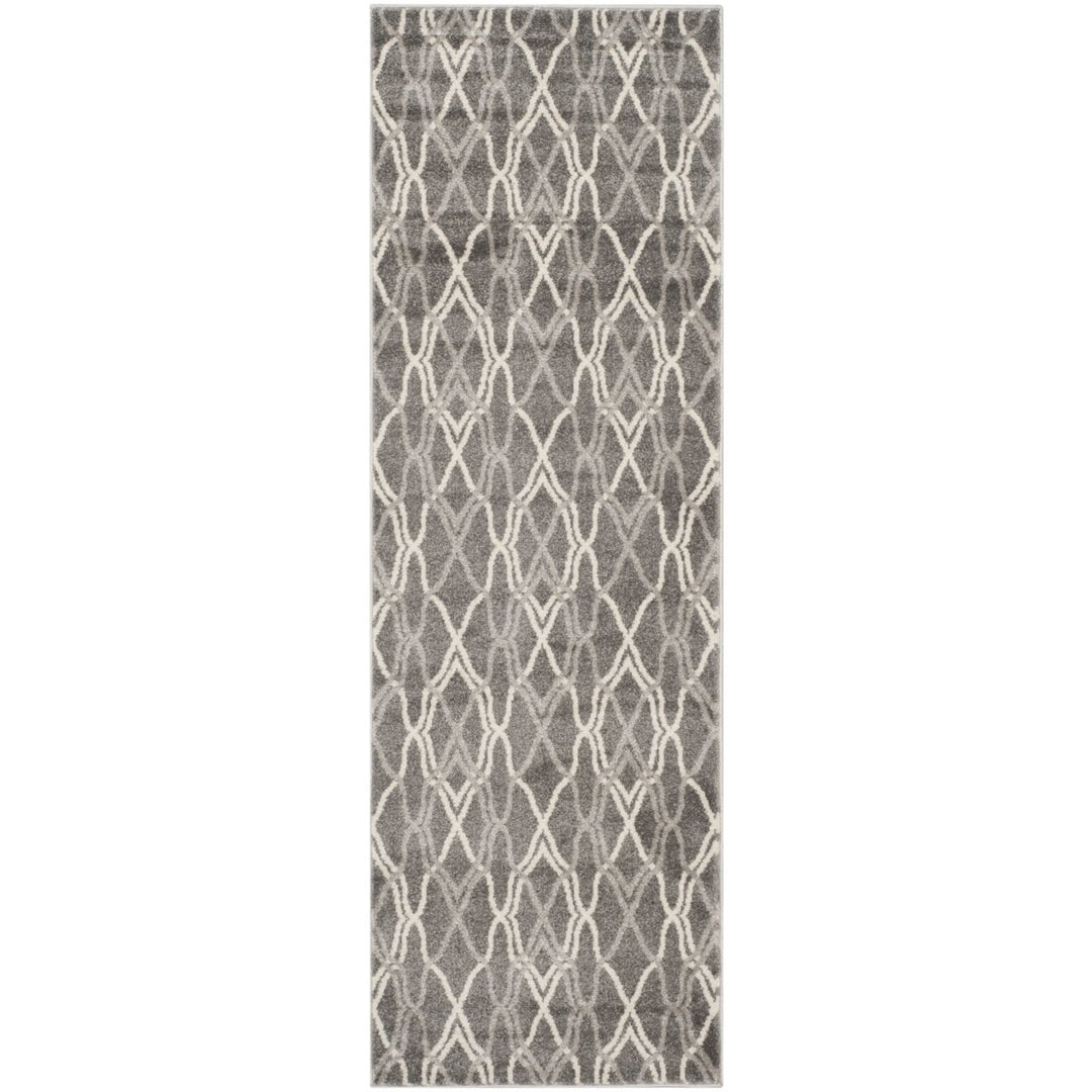 SAFAVIEH Amherst Collection AMT417C Grey / Light Grey Rug Image 1